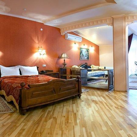 Okolytsya Motel รีฟเน ภายนอก รูปภาพ